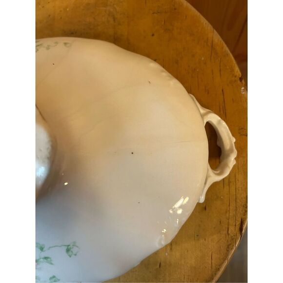 Vintage oval dish, footed handles lid floral gold etching (8726) - Picture 11 of 15